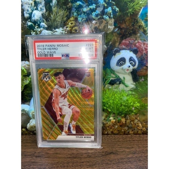 2019 TMall Tyler Herro PSA 10 Panini Gol - Picture 1 of 2